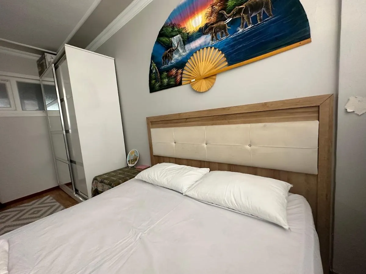 Historya Avm Yani Apartment With Garden In The Center Of Estambul
